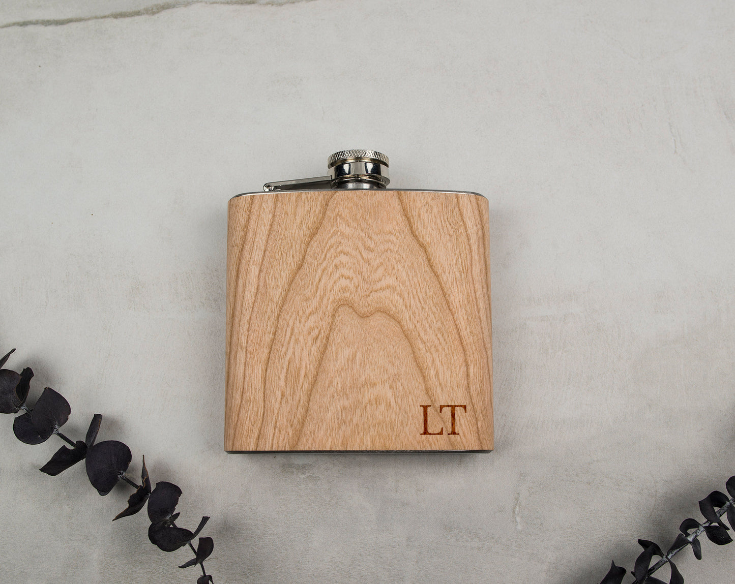 Personalized Flask, Wood Flask, Black Flask, Groomsmen Gift, Custom Flask 6oz - F1